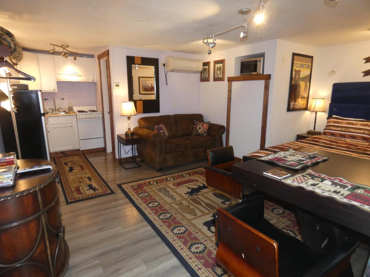 Yellowstone Motel - Adults Only - All Rooms Have Kitchens West Yellowstone Exterior photo