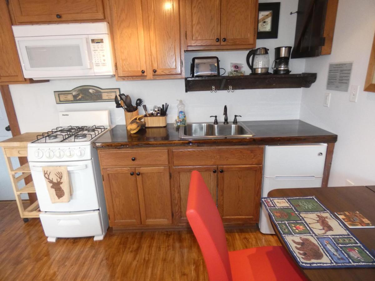 Yellowstone Motel - Adults Only - All Rooms Have Kitchens West Yellowstone Exterior photo