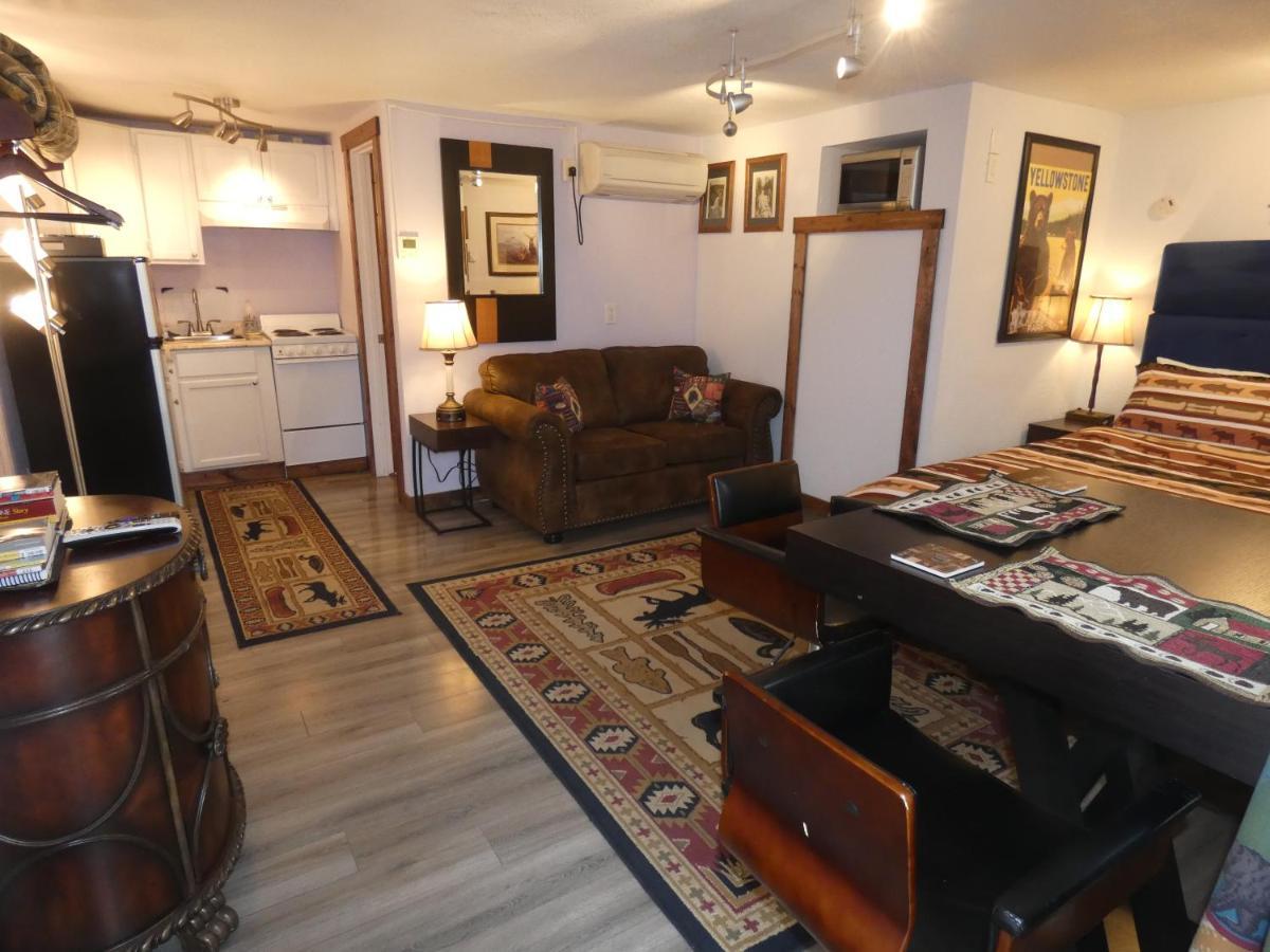 Yellowstone Motel - Adults Only - All Rooms Have Kitchens West Yellowstone Exterior photo