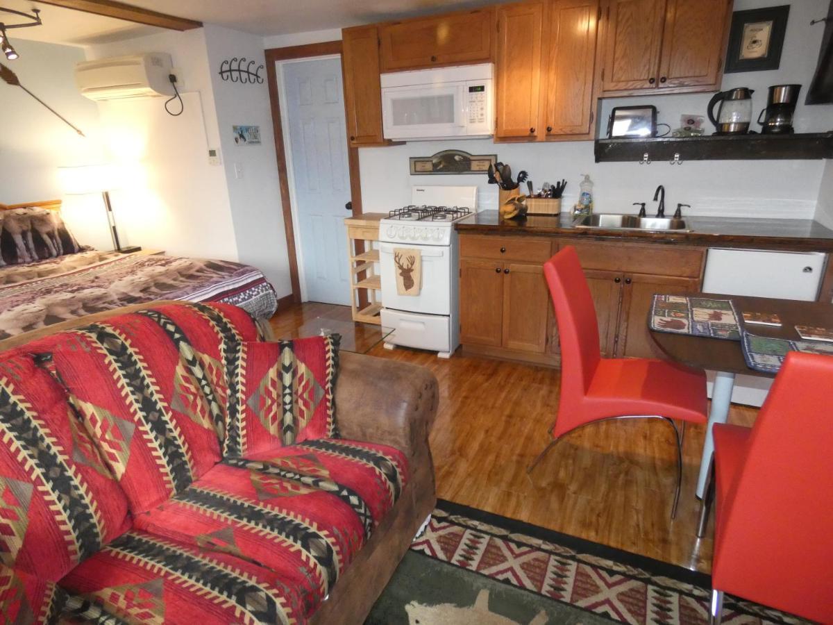 Yellowstone Motel - Adults Only - All Rooms Have Kitchens West Yellowstone Exterior photo