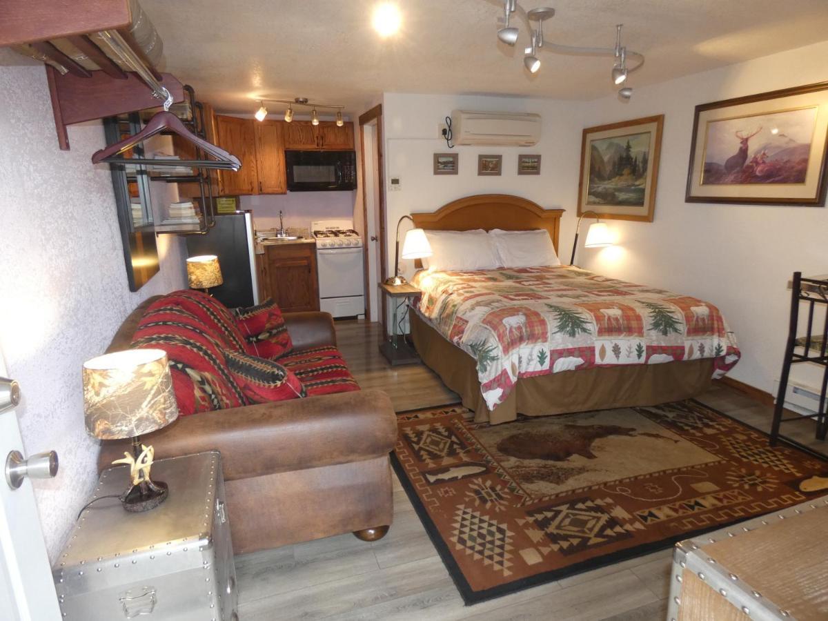 Yellowstone Motel - Adults Only - All Rooms Have Kitchens West Yellowstone Exterior photo