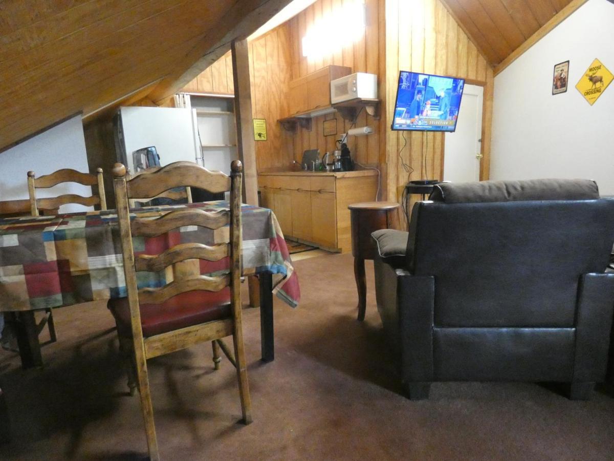 Yellowstone Motel - Adults Only - All Rooms Have Kitchens West Yellowstone Exterior photo