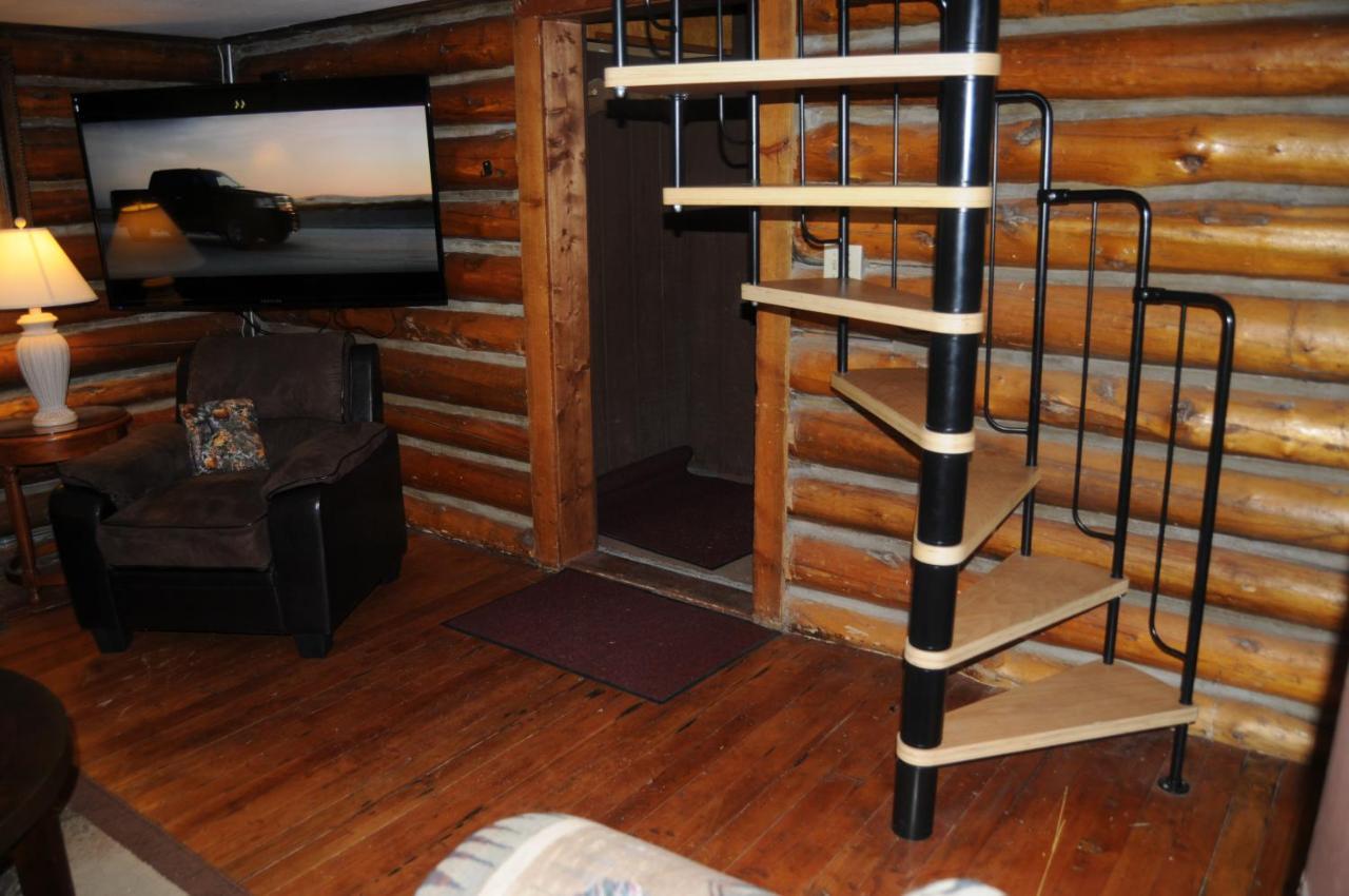 Yellowstone Motel - Adults Only - All Rooms Have Kitchens West Yellowstone Exterior photo