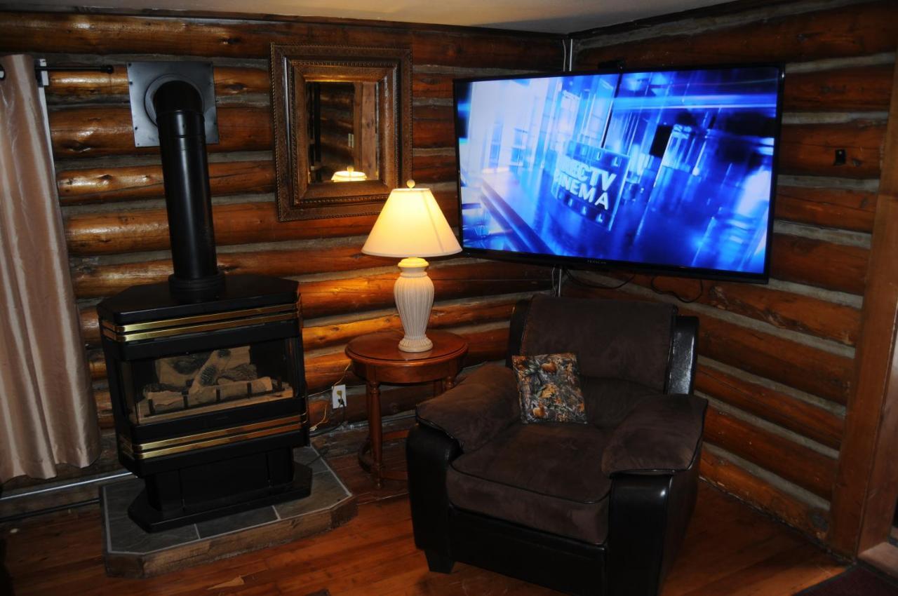 Yellowstone Motel - Adults Only - All Rooms Have Kitchens West Yellowstone Exterior photo